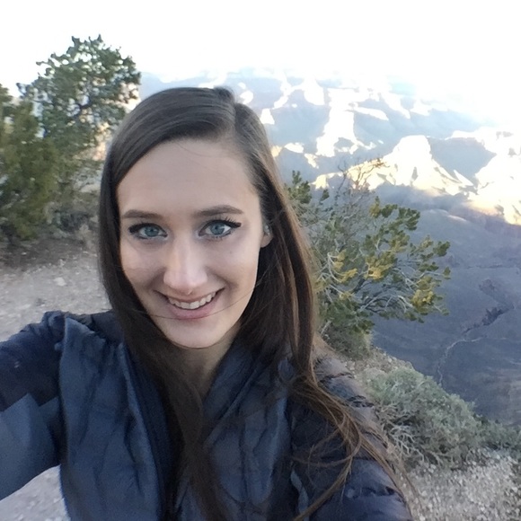 Meet your Posher, Miranda - Picture 3 of 3